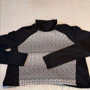 Women’s Under Armour Crop Shirt NWOT